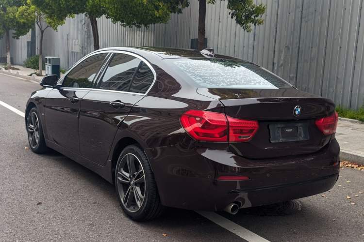 Used BMW 1 Series 2018 118i Sport Edition Exterior 4