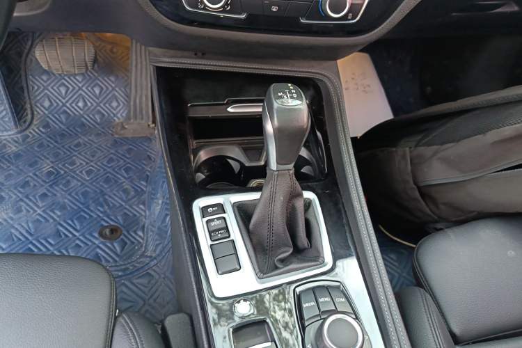 Used BMW 1 Series 2018 118i Sport Edition Gear Lever