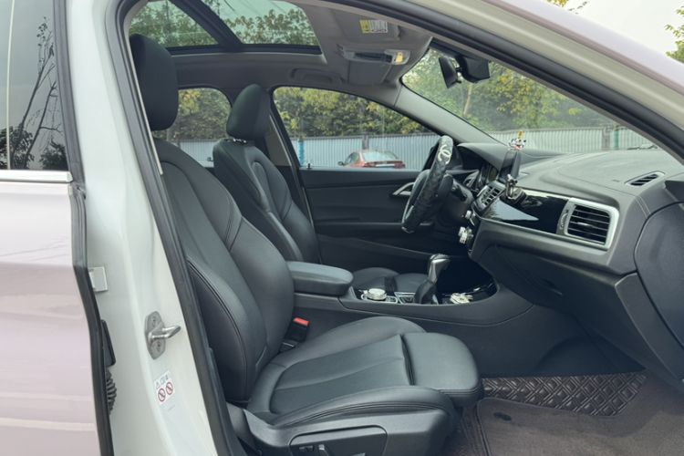 Used BMW 1 Series 2018 118i Sport Edition Right Front Seat