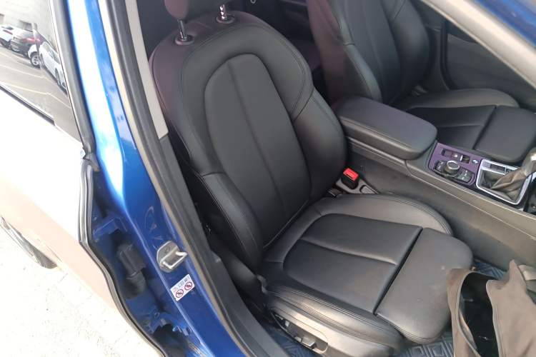 Used BMW 1 Series 2018 118i Sport Edition Right Front Seat