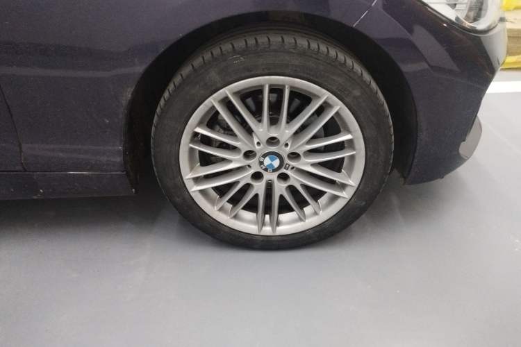 Used BMW 1 Series 2018 120i M Sport Package Right Front Wheel Hub