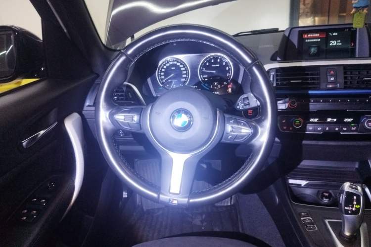 Used BMW 1 Series 2018 120i M Sport Package Steering Wheel