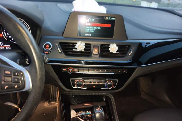 Used BMW 1 Series 2018 118i Sport Edition Audio And AC Panel