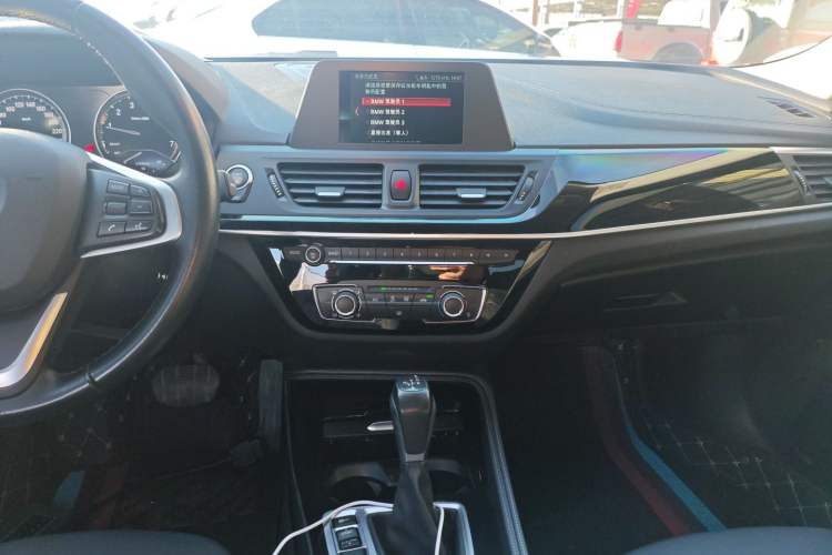 Used BMW 1 Series 2018 118i Sport Edition Audio And AC Panel