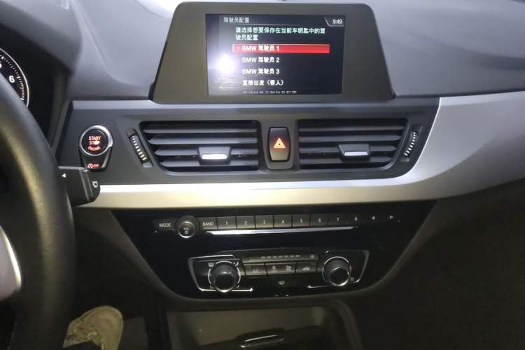 Used BMW 1 Series 2018 118i Fashion Model Audio And AC Panel