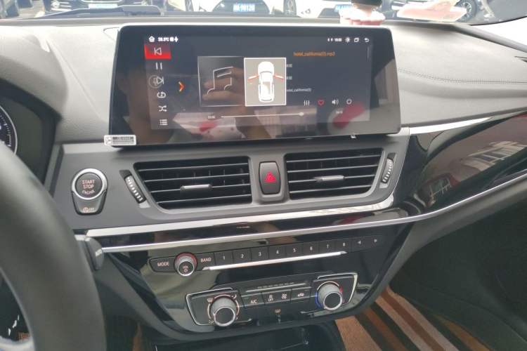 Used BMW 1 Series 2018 118i Sport Edition Audio And AC Panel