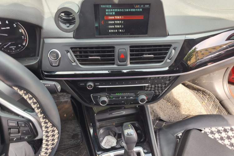 Used BMW 1 Series 2018 118i Sport Edition Audio And AC Panel