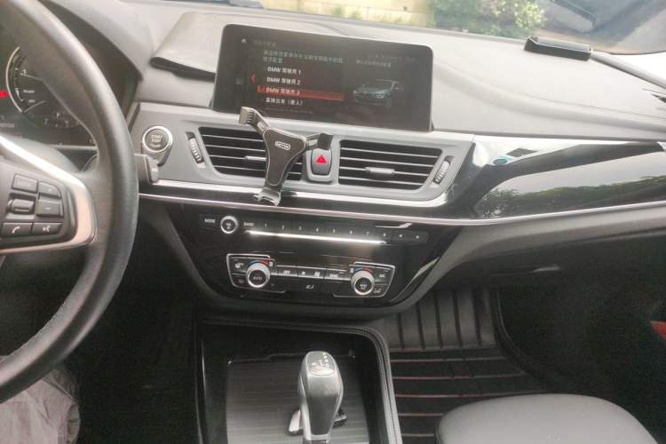 Used BMW 1 Series 2018 118i Design Package Edition Audio And AC Panel
