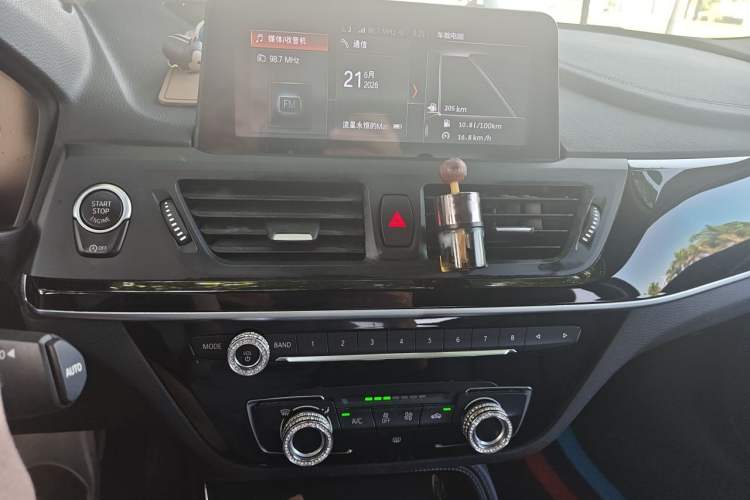 Used BMW 1 Series 2018 118i Sport Edition Audio And AC Panel