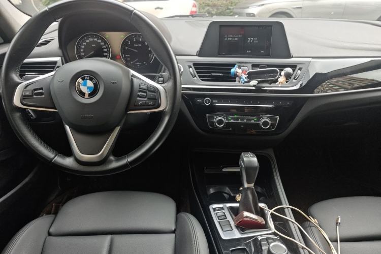 Used BMW 1 Series 2018 118i Sport Edition Center Console