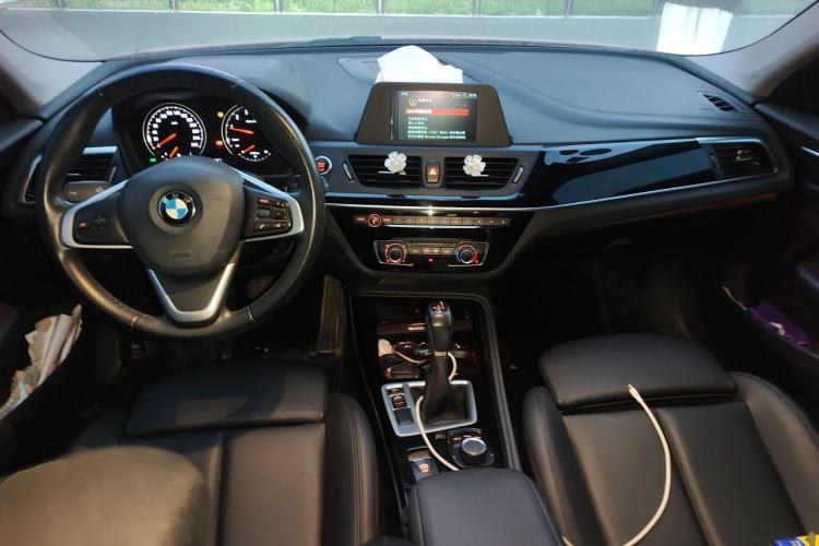 Used BMW 1 Series 2018 118i Sport Edition Center Console