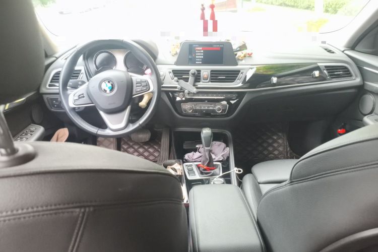 Used BMW 1 Series 2018 118i Sport Edition Center Console