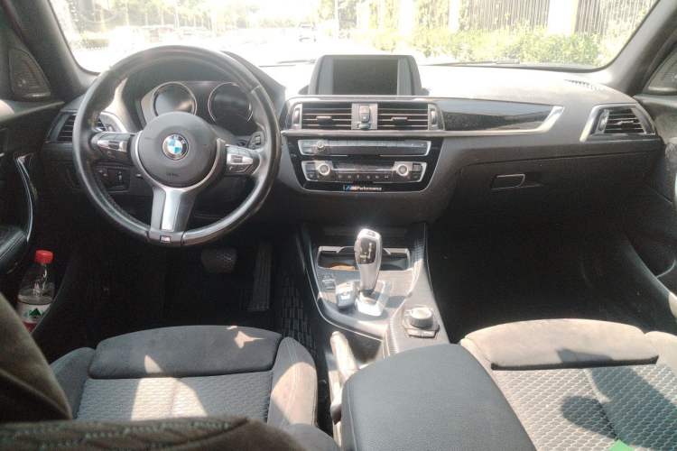 Used BMW 1 Series 2018 120i M Sport Package Center Console