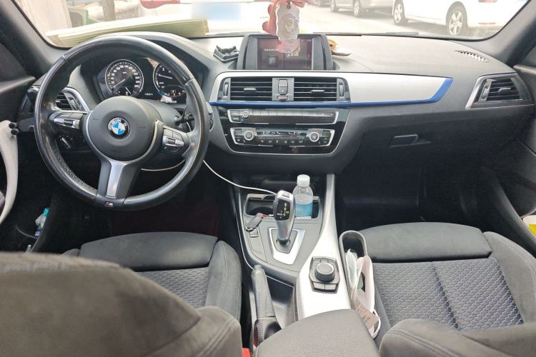 Used BMW 1 Series 2018 120i M Sport Package Center Console