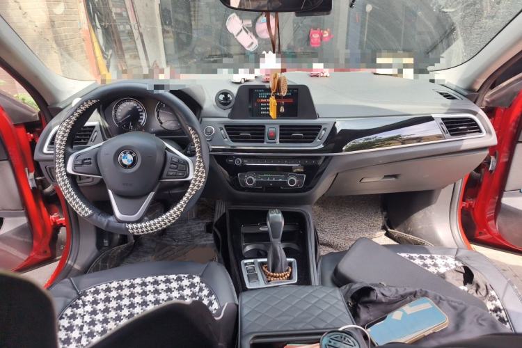 Used BMW 1 Series 2018 118i Sport Edition Center Console
