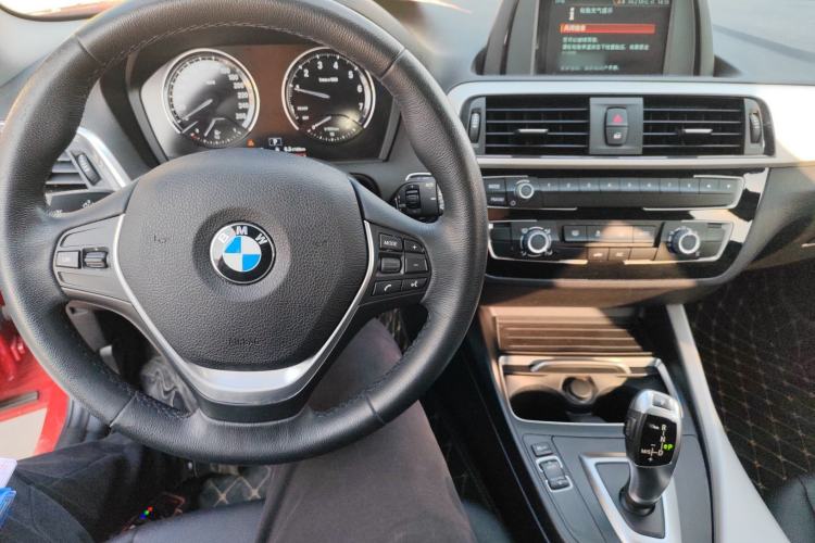 Used BMW 1 Series 2018 118i Leading Model Center Console