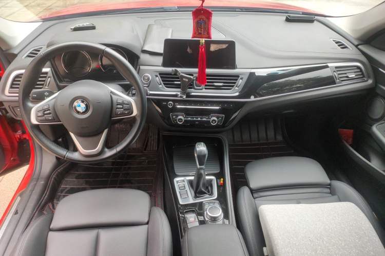 Used BMW 1 Series 2018 118i Design Package Edition Center Console