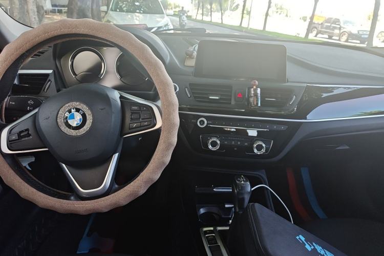 Used BMW 1 Series 2018 118i Sport Edition Center Console
