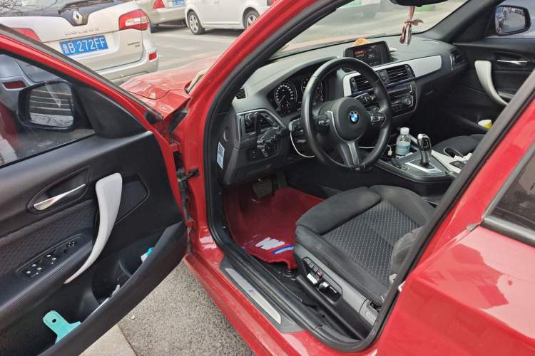 Used BMW 1 Series 2018 120i M Sport Package Driver Seat