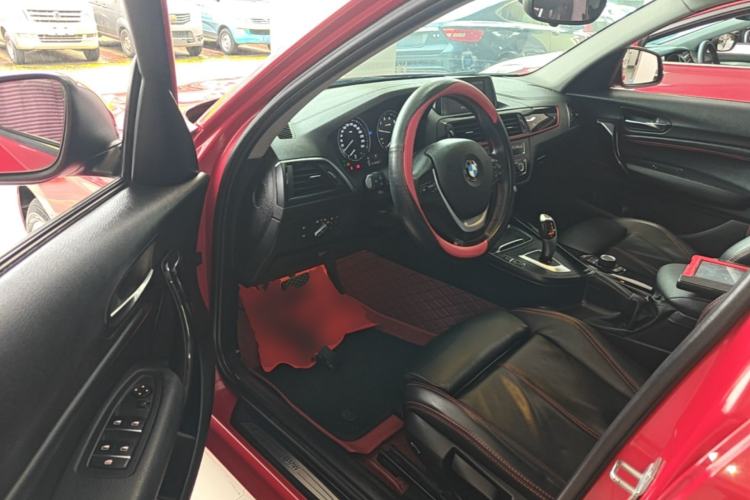 Used BMW 1 Series 2018 118i Sport Design Package Driver Seat