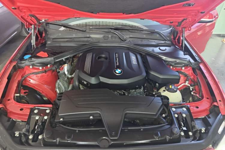Used BMW 1 Series 2018 118i Sport Design Package Engine Bay