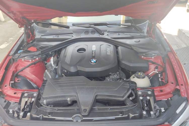 Used BMW 1 Series 2018 118i Sport Design Package Engine Bay