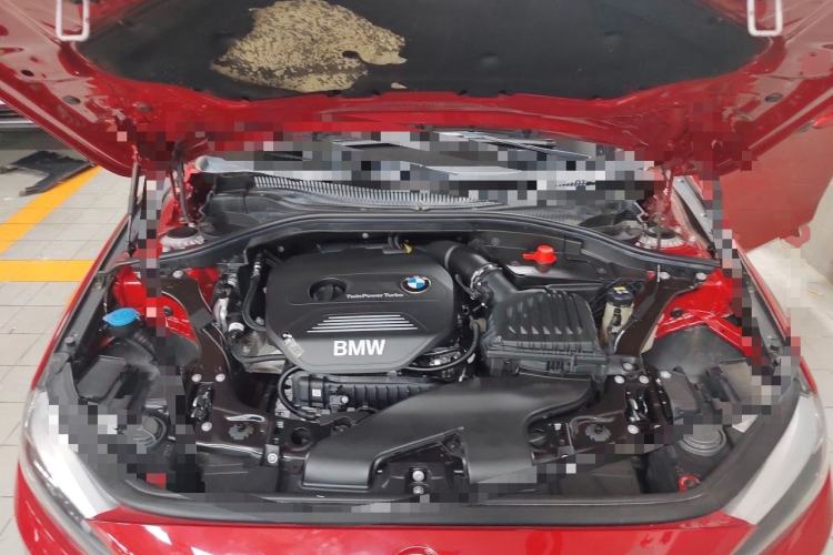 Used BMW 1 Series 2018 118i Fashion Model Engine Bay