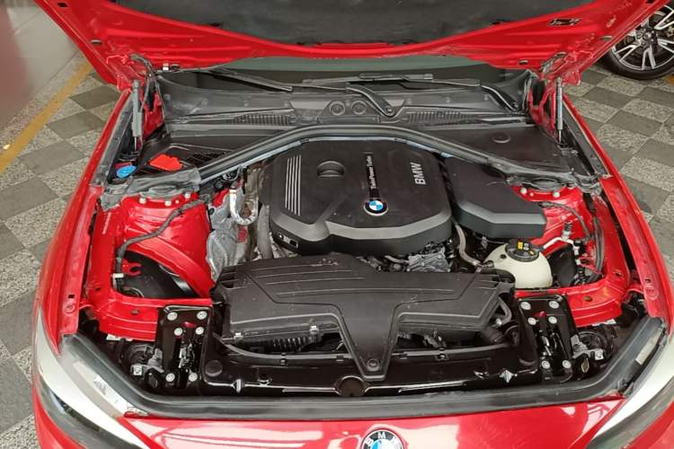 Used BMW 1 Series 2018 118i Leading Model Engine Bay