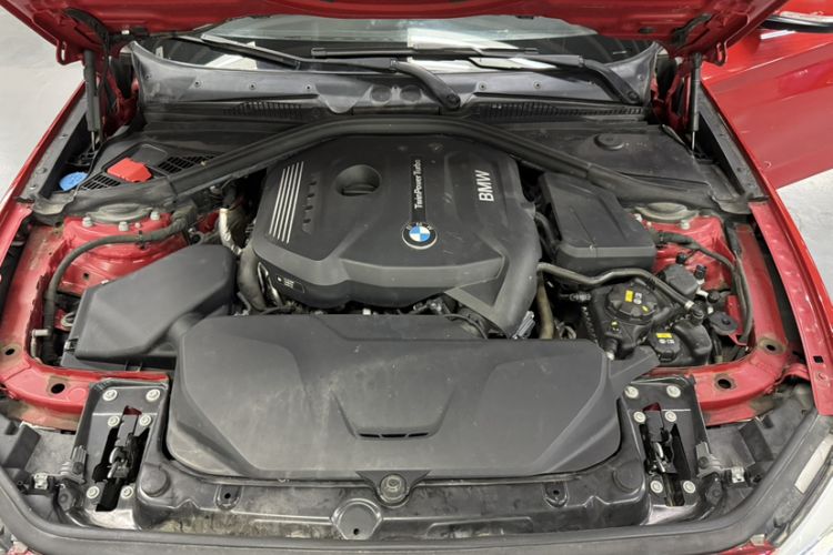 Used BMW 1 Series 2018 120i M Sport Package Engine Bay