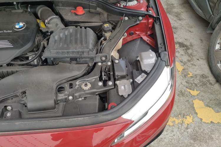 Used BMW 1 Series 2018 118i Sport Edition Engine Bay Left