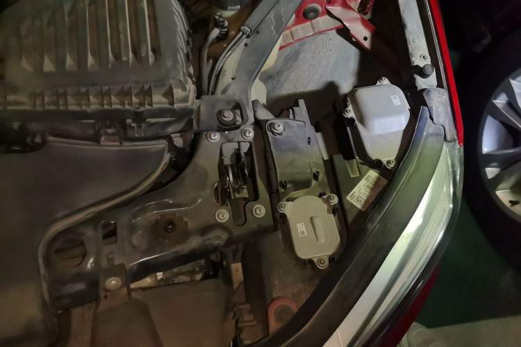 Used BMW 1 Series 2018 Facelifted 118i Sport Edition Engine Bay Left