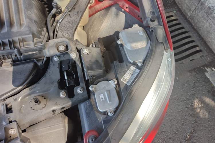 Used BMW 1 Series 2018 118i Sport Edition Engine Bay Left