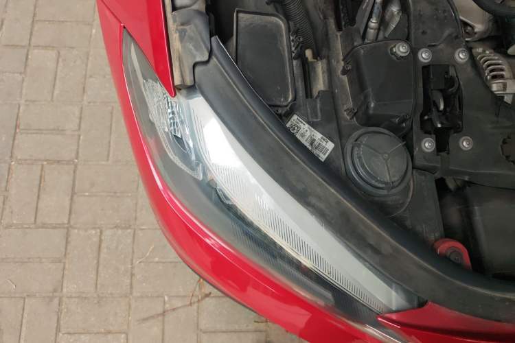 Used BMW 1 Series 2018 118i Fashion Model Engine Bay Right