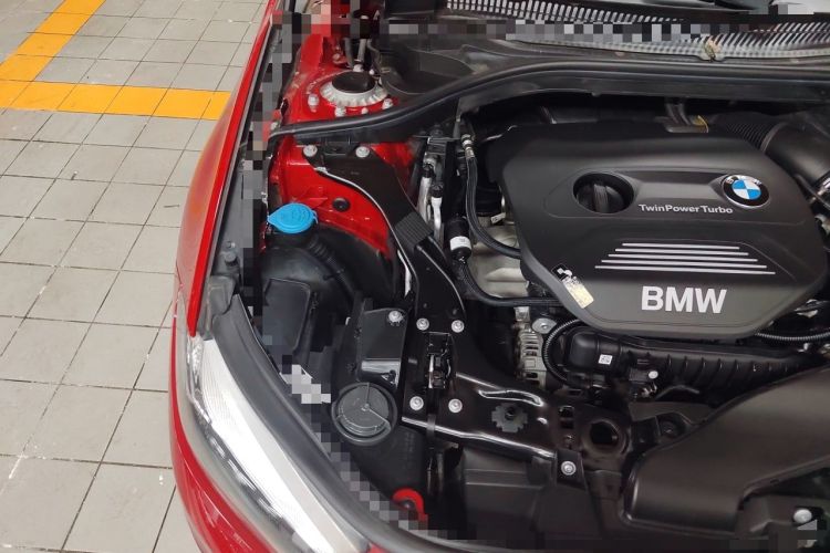 Used BMW 1 Series 2018 118i Fashion Model Engine Bay Right