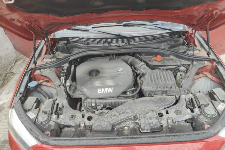 Used BMW 1 Series 2018 118i Fashion Model Engine Bay Right