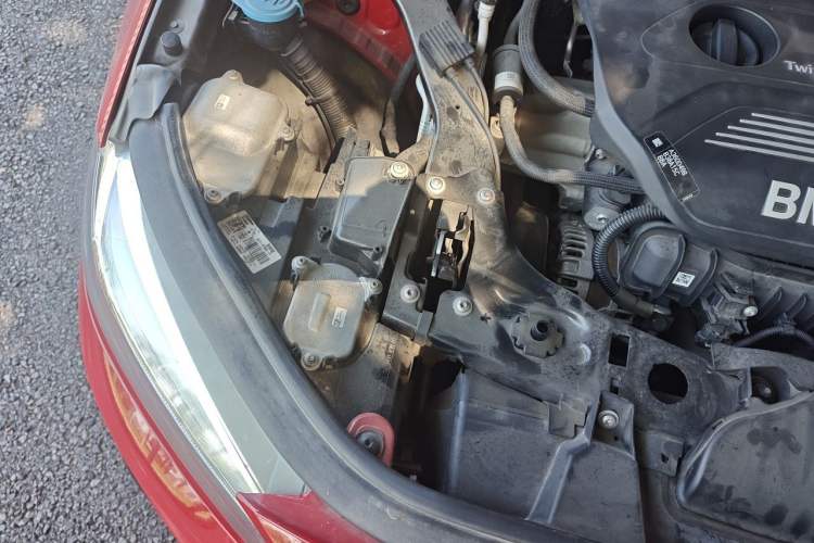 Used BMW 1 Series 2018 118i Sport Edition Engine Bay Right
