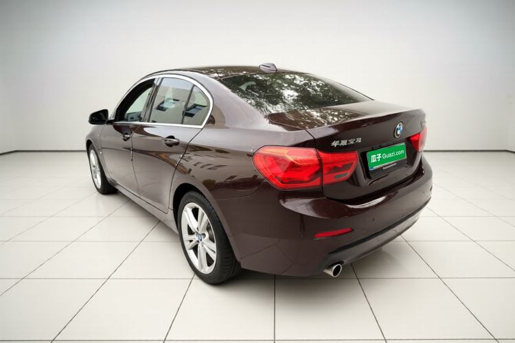 Used BMW 1 Series 2018 118i Design Package Edition Exterior 3