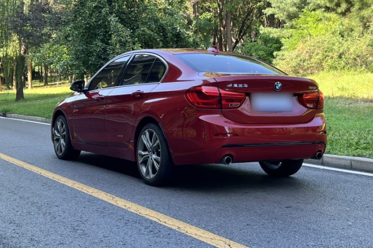 Used BMW 1 Series 2018 120i Design Package Model Exterior 3