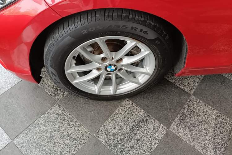 Used BMW 1 Series 2018 118i Leading Model Exterior 4