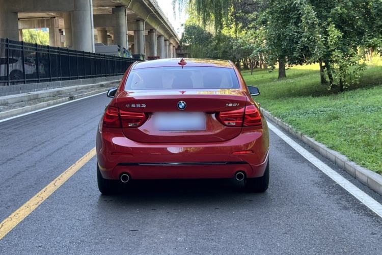 Used BMW 1 Series 2018 120i Design Package Model Exterior 4