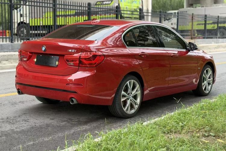 Used BMW 1 Series 2018 120i Design Package Model Exterior 5