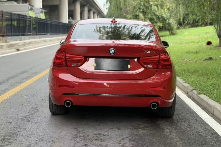 Used BMW 1 Series 2018 120i Design Package Model Exterior 6