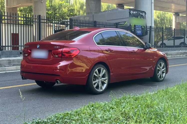 Used BMW 1 Series 2018 120i Design Package Model Exterior 9
