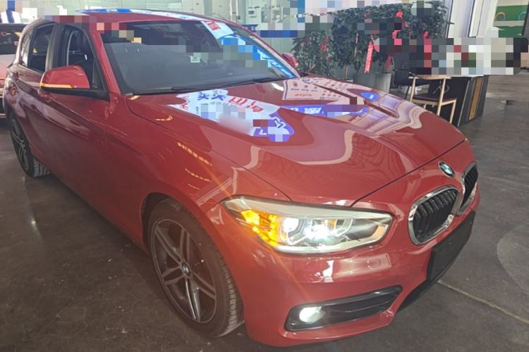 Used BMW 1 Series 2018 118i Sport Design Package Front Right 45 Deg