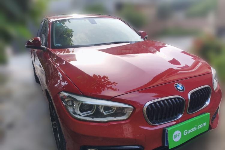 Used BMW 1 Series 2018 118i Sport Design Package Front Right 45 Deg