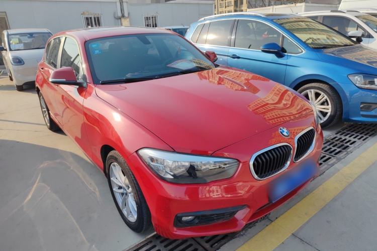 Used BMW 1 Series 2018 118i Leading Model Front Right 45 Deg
