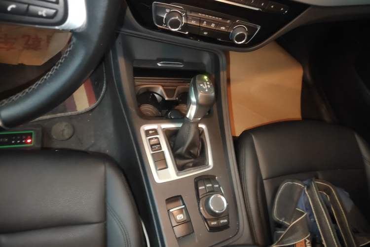 Used BMW 1 Series 2018 Revised 118i Fashion Edition Gear Lever