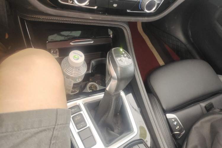 Used BMW 1 Series 2018 118i Sport Edition Gear Lever