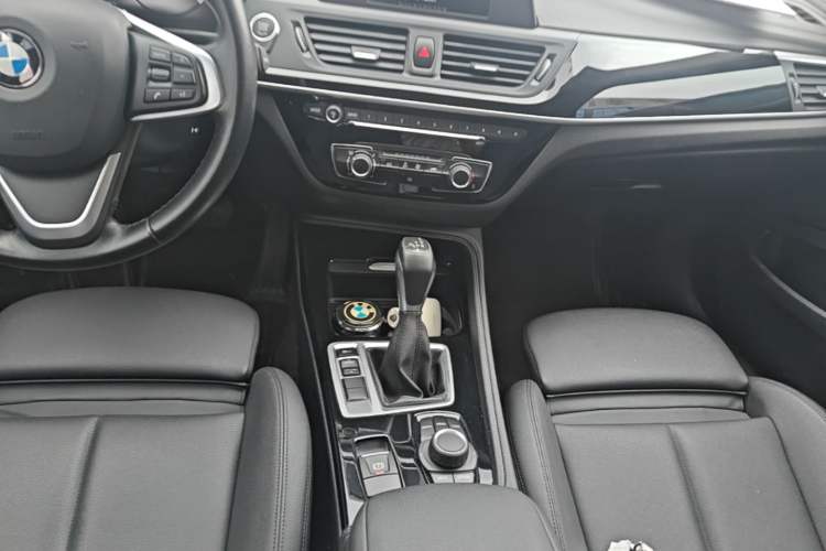 Used BMW 1 Series 2018 Facelifted 118i Sport Edition Gear Lever