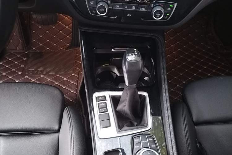Used BMW 1 Series 2018 120i Design Package Model Gear Lever